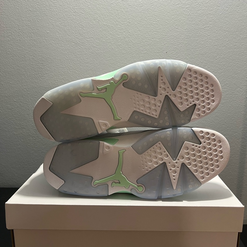 Jordan 6 - Picture 3 of 7